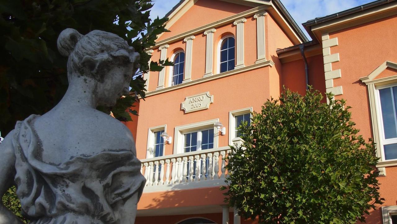 Hotel Garni Am Schloss Kottenheim Экстерьер фото